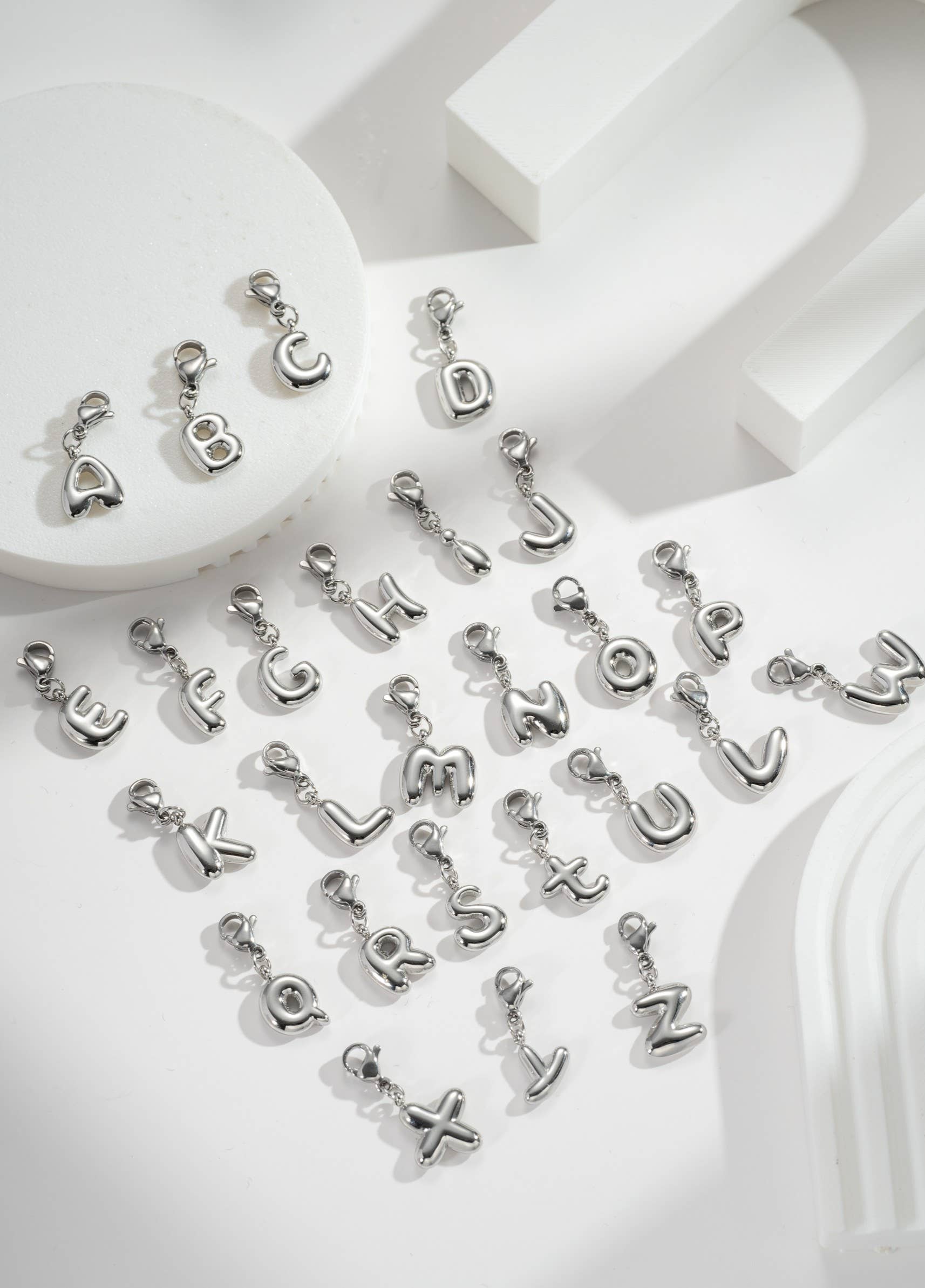 Pendentifs Charm Alphabet Acier Inoxydable argenté