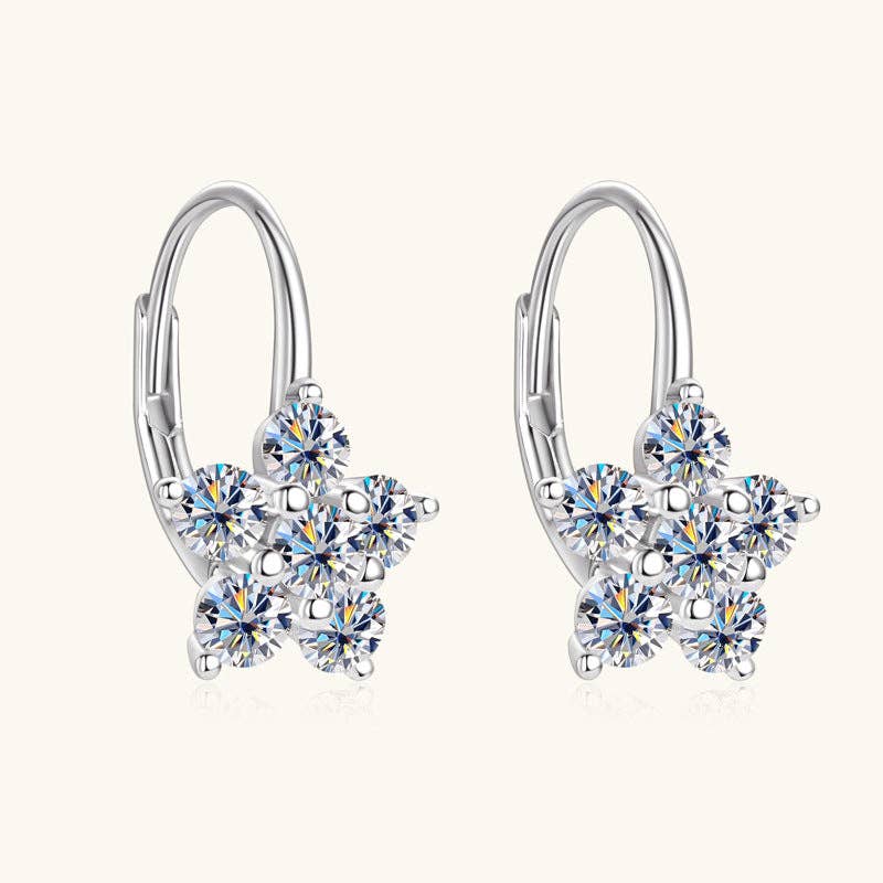 Boucles d'oreilles à levier en forme de fleur de moissanite en argent sterling 925