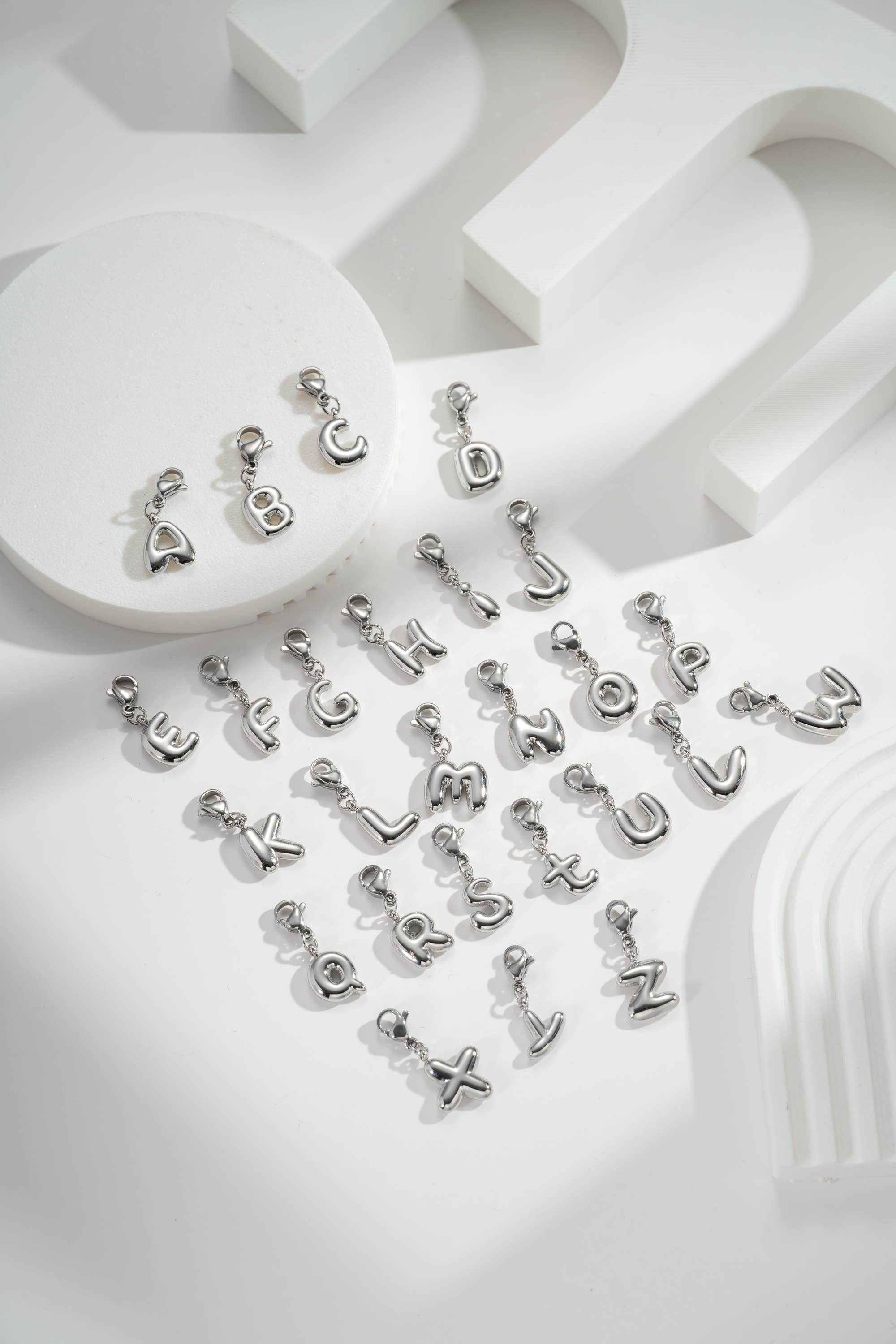 Pendentifs Charm Alphabet Acier Inoxydable argenté